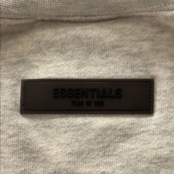Essentials Crewneck - Picture 4 of 6